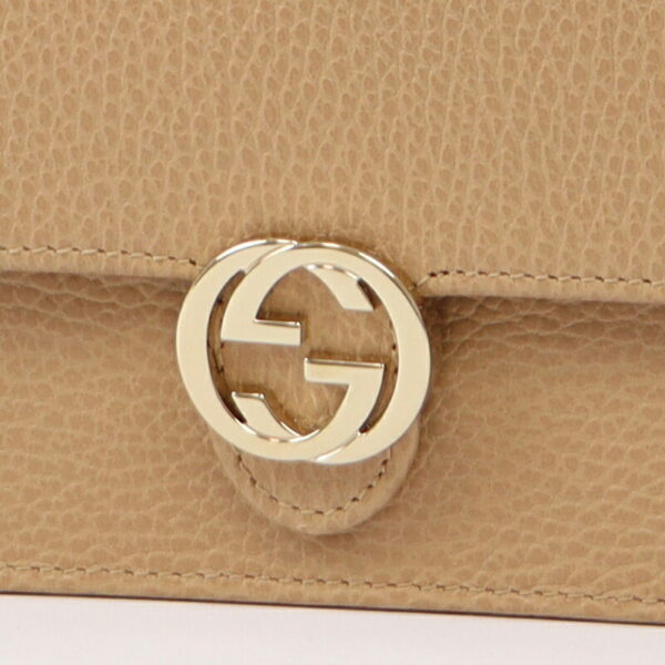 22gu004btq 004 Gucci Interlocking G Chain Wallet Leather Rose Beige