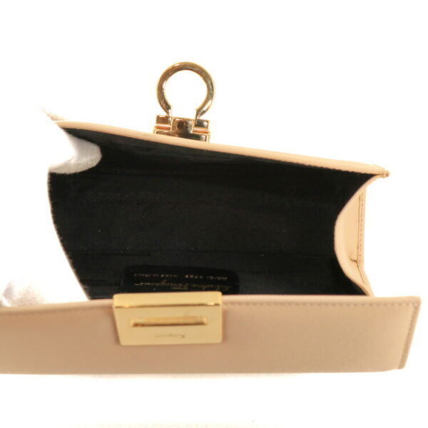 23 0578 09 Ferragamo Gancini Clutch Bag Beige