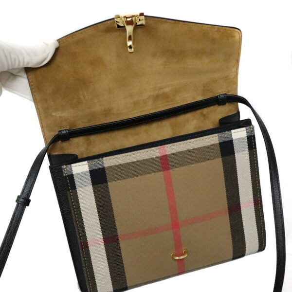 23 1722 12 Burberry House Check Shoulder Bag