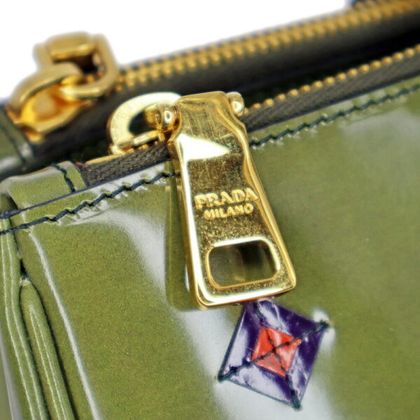 23 6062 08 Prada Handbag