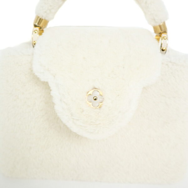 24 2813 04 Louis Vuitton Capucines BB Handbag White