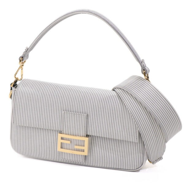 24 2846 02 Fendi Mamma Bucket Shoulder Bag White Gray