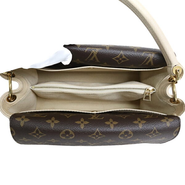 24 3551 10 Louis Vuitton Double V Handbag Crème