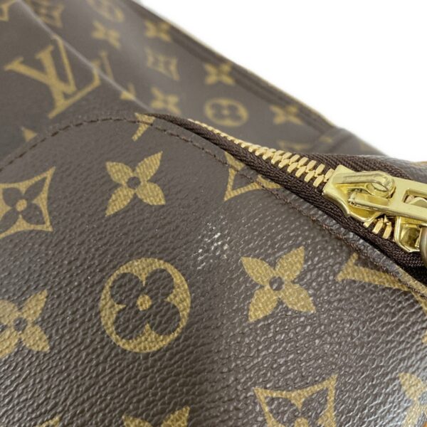 36535404 19 Louis Vuitton Evasion Bag Monogram Canvas