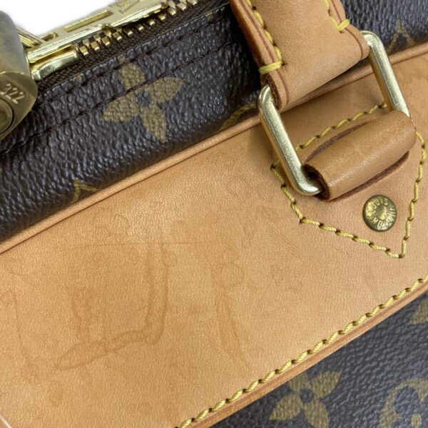 36535404 20 Louis Vuitton Evasion Bag Monogram Canvas