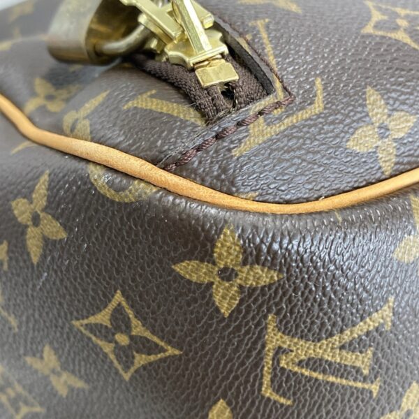 36535404 6 Louis Vuitton Evasion Bag Monogram Canvas