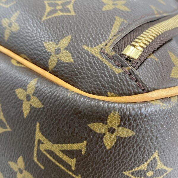 36535404 7 Louis Vuitton Evasion Bag Monogram Canvas