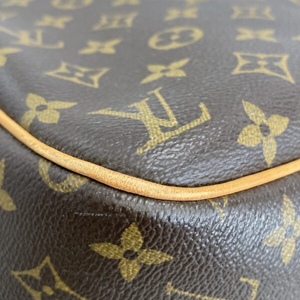 36535404 8 Louis Vuitton Evasion Bag Monogram Canvas