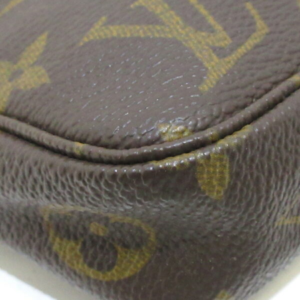 36900422 6 Louis Vuitton Pochette Accessoire Handbag Monogram Canvas