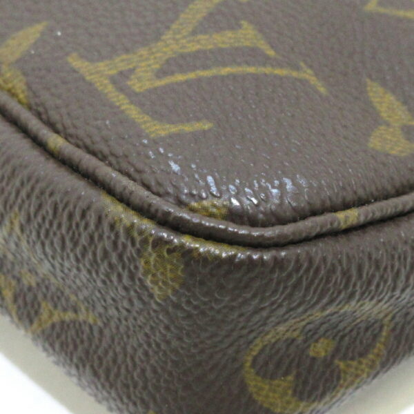 36900422 7 Louis Vuitton Pochette Accessoire Handbag Monogram Canvas