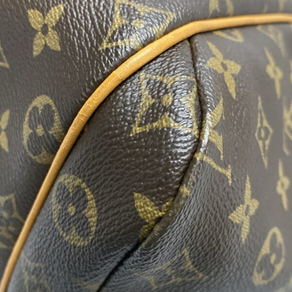 36901896 7 Louis Vuitton Totally MM Monogram Shoulder Bag