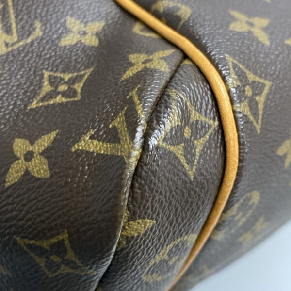 36901896 8 Louis Vuitton Totally MM Monogram Shoulder Bag