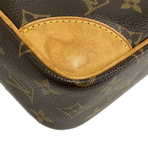 36904558 7 Louis Vuitton Trocadero 27 Shoulder Bag