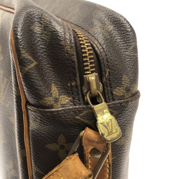 37319480 11 Louis Vuitton Trocadero 30 Shoulder Bag Monogram Canvas