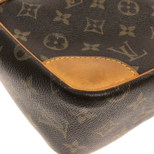 37319480 5 Louis Vuitton Trocadero 30 Shoulder Bag Monogram Canvas