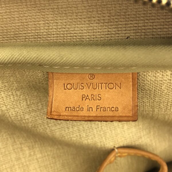 37319898 7 Louis Vuitton Deauville Handbag Monogram Canvas