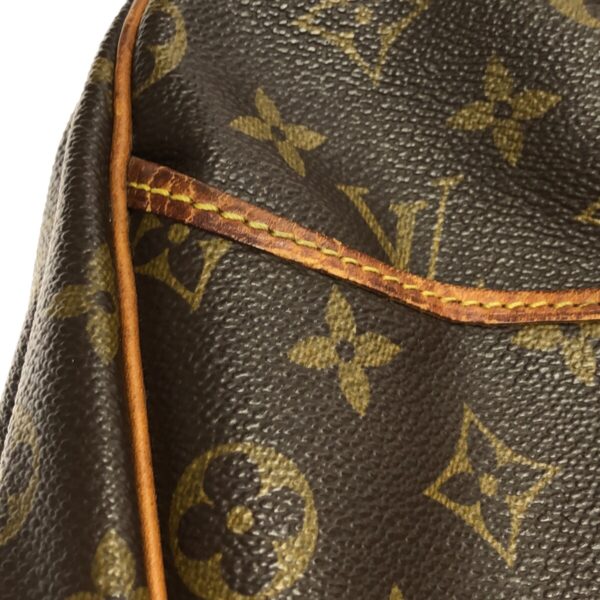 37319931 12 Louis Vuitton Deauville Handbag Monogram Canvas