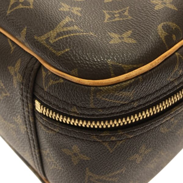 37320504 5 Louis Vuitton Excursion Handbag Monogram Canvas