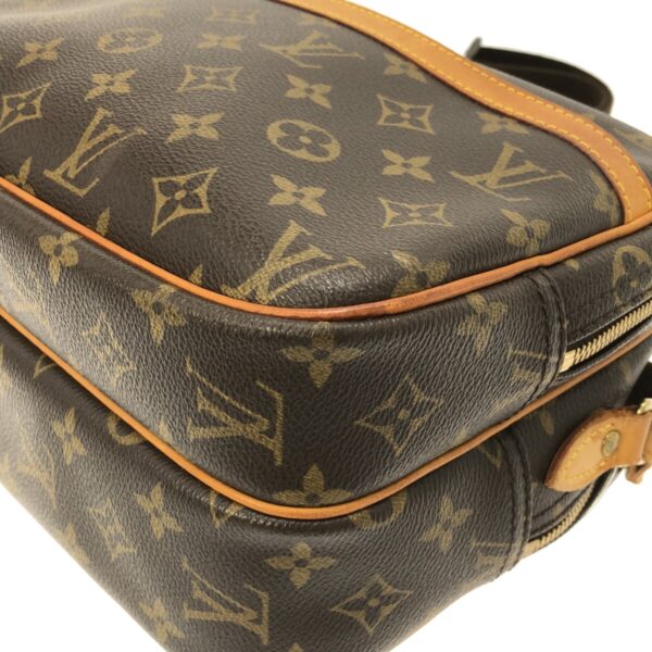 37320679 5 Louis Vuitton Reporter PM Shoulder Bag Leather