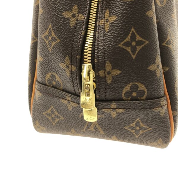 37320896 10 Louis Vuitton Deauville Handbag Monogram Canvas