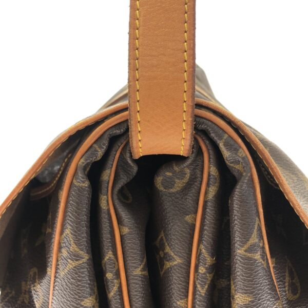 37321805 10 Louis Vuitton Saumur 35 Shoulder Bag Monogram Canvas