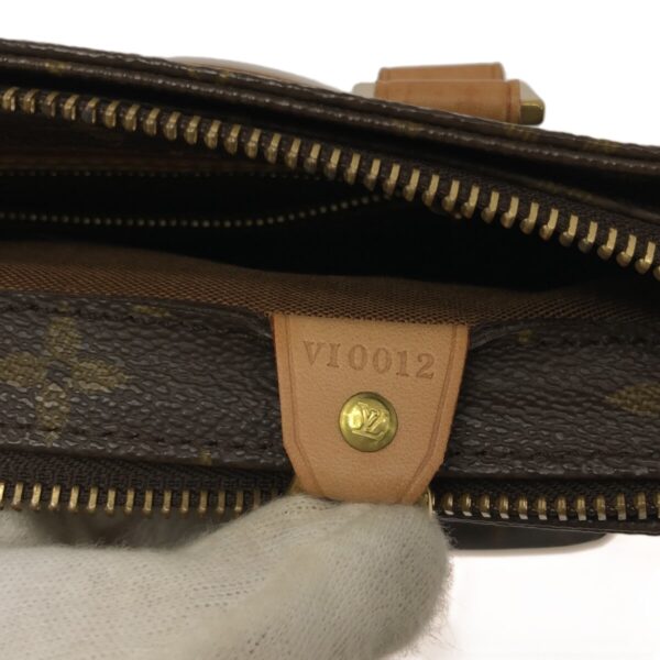 37322109 8 Louis Vuitton Hippo Piano Shoulder Bag Monogram Canvas