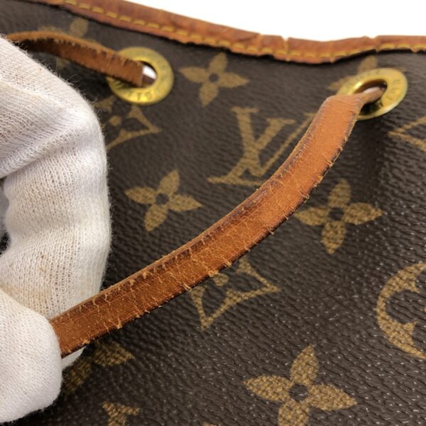 37322281 12 Louis Vuitton Petit Noe Shoulder Bag Monogram Canvas