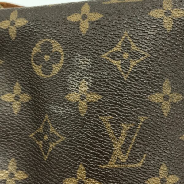 37322324 13 Louis Vuitton Speedy 25 Handbag Monogram Canvas