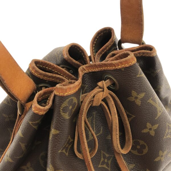 37323135 11 Louis Vuitton Petit Noe Shoulder Bag Monogram Canvas