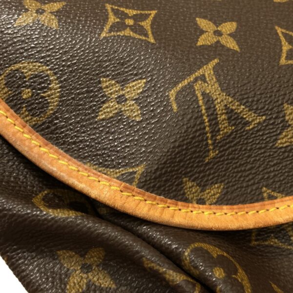 37323506 14 Louis Vuitton Saumur 35 Shoulder Bag Monogram Canvas