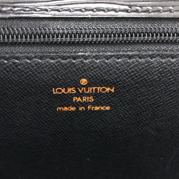 37323587 7 Louis Vuitton Chaillot Clutch Bag Noir Epi Leather