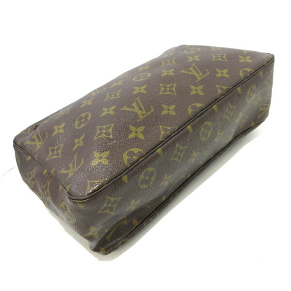 37323759 3 Louis Vuitton Truth Toilette 28 Pouch Monogram Canvas