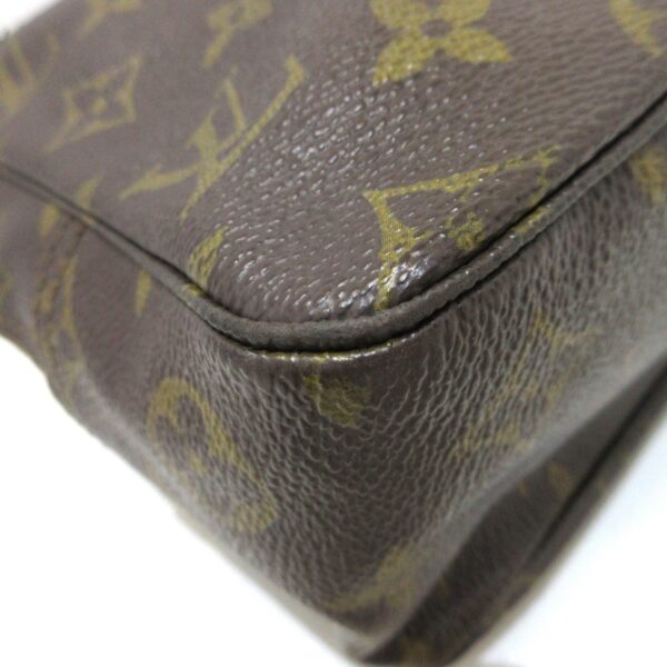 37323759 7 Louis Vuitton Truth Toilette 28 Pouch Monogram Canvas