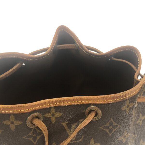 37324701 11 Louis Vuitton Petit Noe Shoulder Bag Monogram Canvas