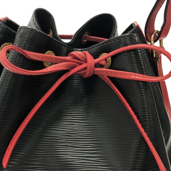 37325732 11 Louis Vuitton Noe Shoulder Bag Bicolor Noir Castilian Red Leather