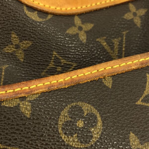 37325897 12 Louis Vuitton Deauville Handbag Monogram Canvas