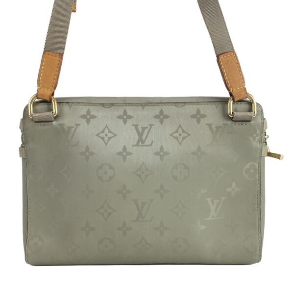 37397162 3 Louis Vuitton Messenger PM Shoulder Bag Titanium Gray