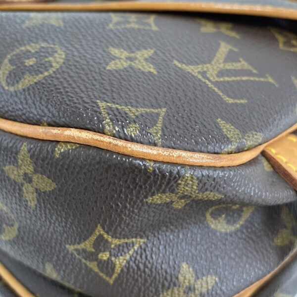 37413773 9 Louis Vuitton Saumur 30 Shoulder Bag Monogram Canvas