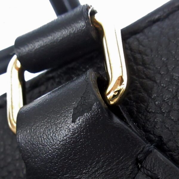 37415778 12 Louis Vuitton On the Go MM Tote Bag Embossed Noir Leather