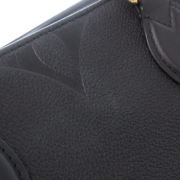 37415778 13 Louis Vuitton On the Go MM Tote Bag Embossed Noir Leather