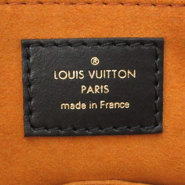 37415778 7 Louis Vuitton On the Go MM Tote Bag Embossed Noir Leather