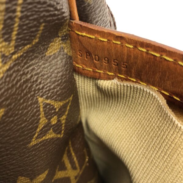 37468618 8 Louis Vuitton Reporter GM Shoulder Bag Monogram Canvas