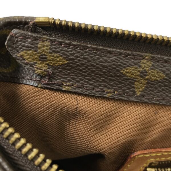 37485414 13 Louis Vuitton Hippo Piano Shoulder Bag Monogram Canvas