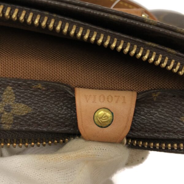 37489566 8 Louis Vuitton Hippo Piano Shoulder Bag Monogram Canvas