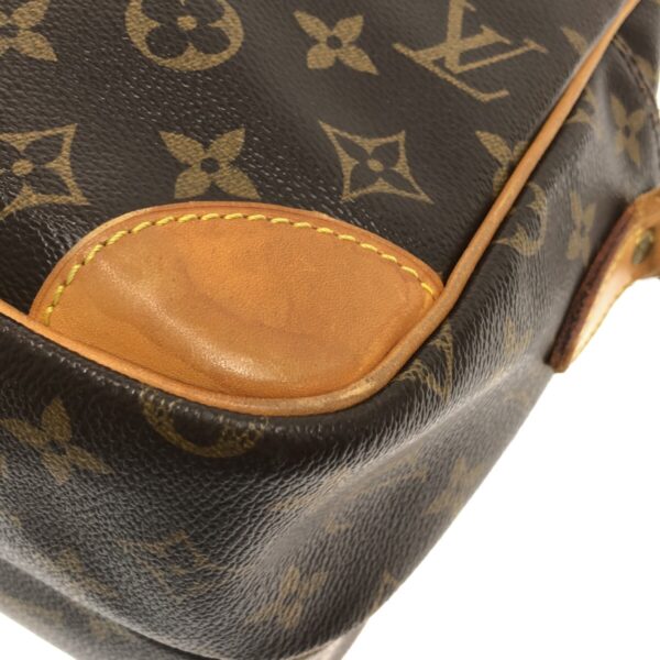 37497945 5 Louis Vuitton Nile Shoulder Bag Monogram Canvas