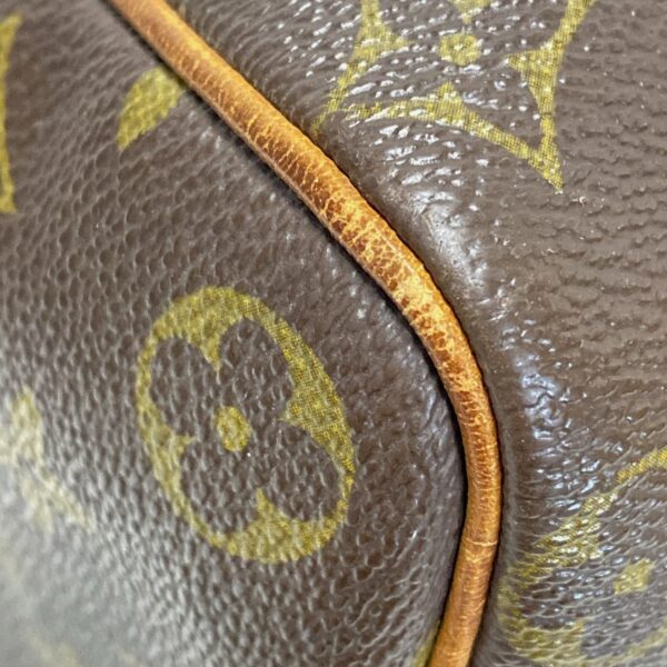 37601425 8 Louis Vuitton Speedy 40 Handbag Monogram Canvas