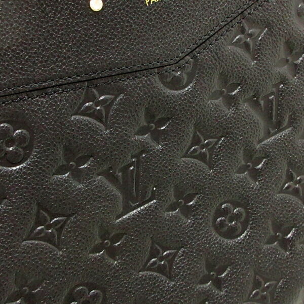 37627614 8 Louis Vuitton Daily Pouch Leather Noir