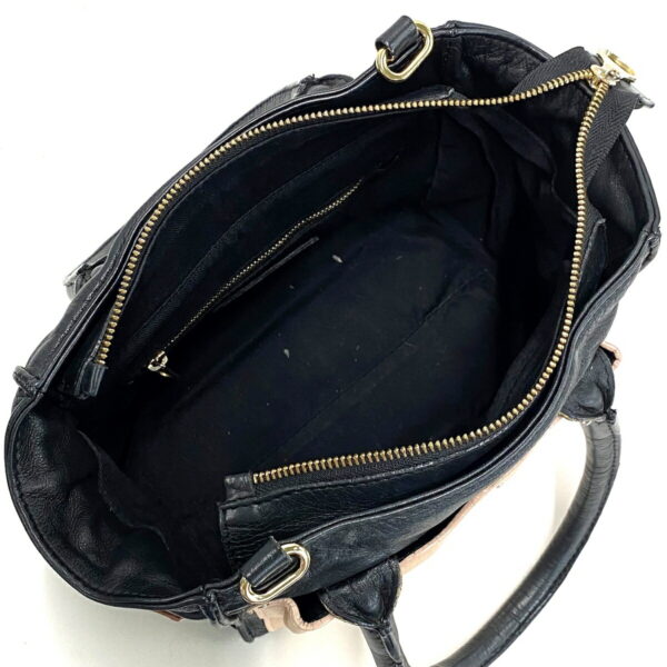 37677557 7 Chloe Nelly Handbag Leather Black Beige