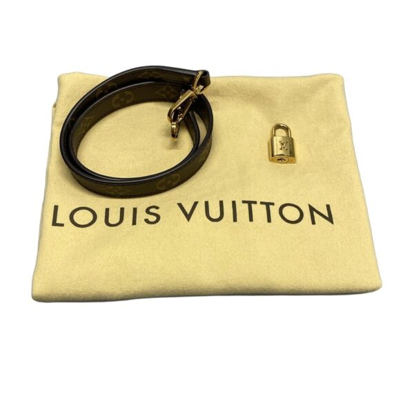 37792365 11 Louis Vuitton Montaigne MM Handbag