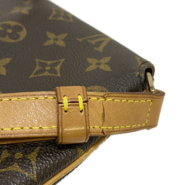 37900869 18 Louis Vuitton Musette Tango Shoulder Bag Monogram Canvas